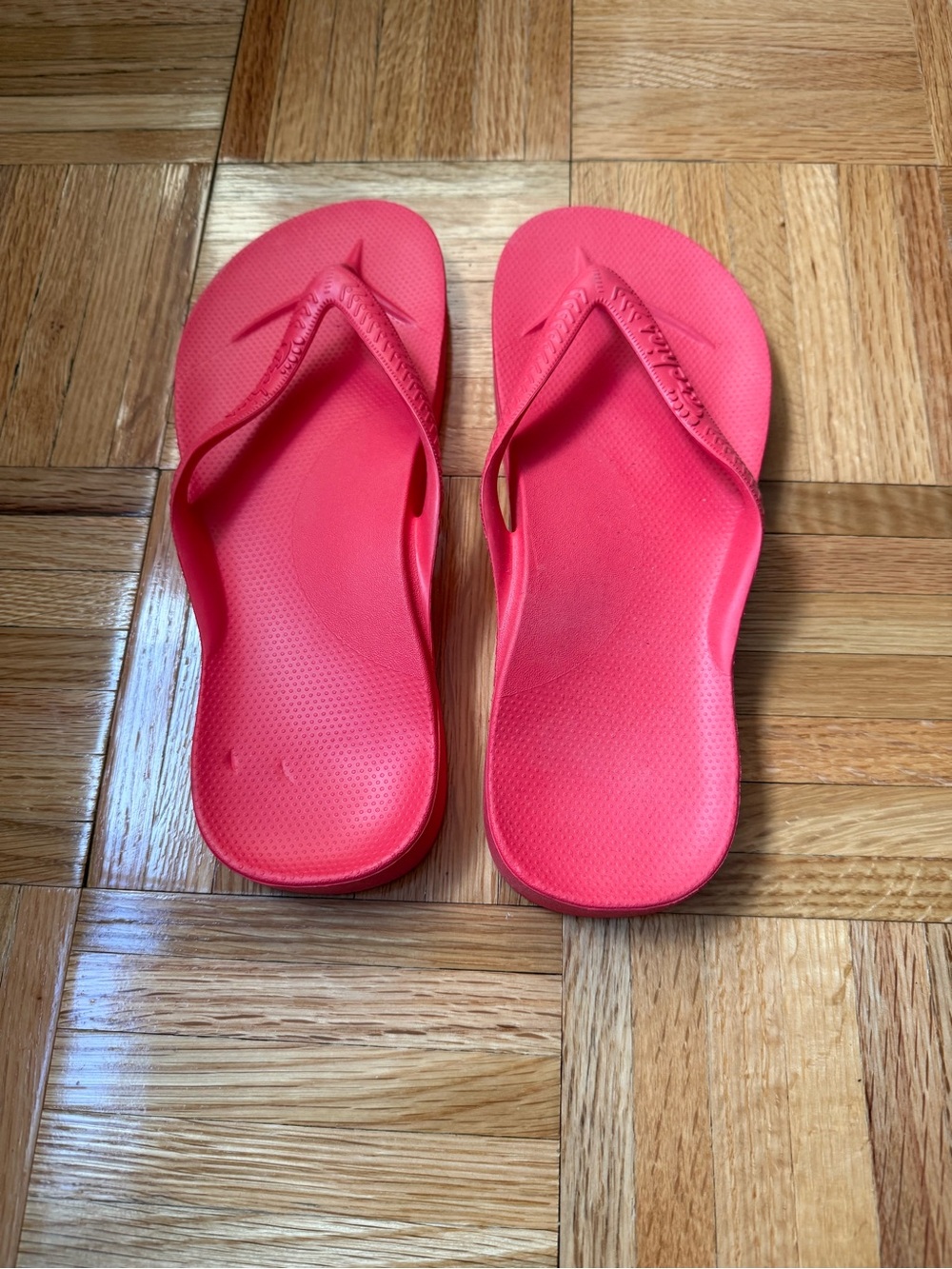 Women’s Coral Pink Flip Flop Sandals - Lightweight Everyday Slides